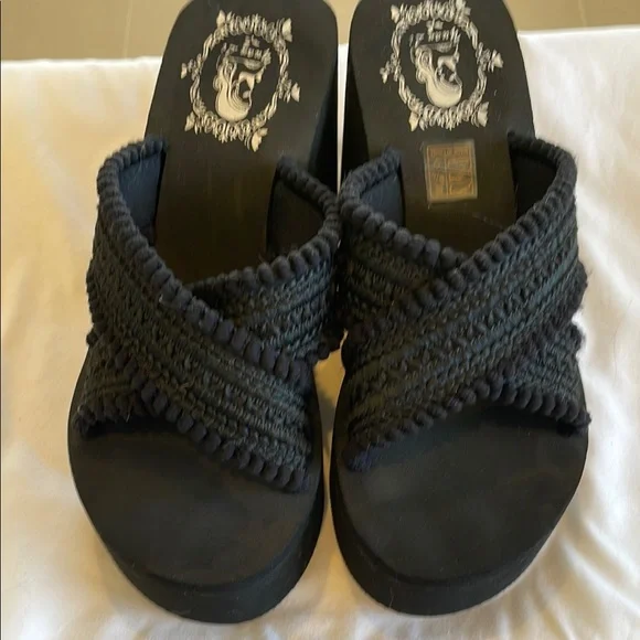 New Women's Black Platform Foam Wedge Sandals - Picture 3 of 6